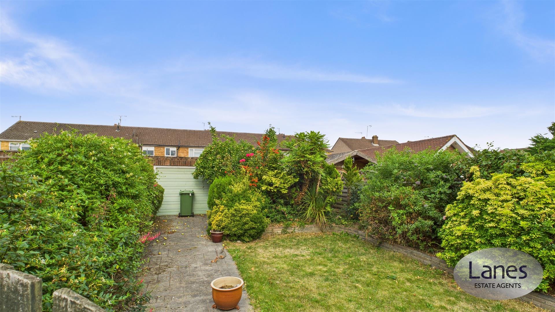 Roundmoor Drive, Cheshunt, Waltham Cross, En8 9He, ROUNDMOOR DRIVE, CHESHUNT, WALTHAM CROSS, EN8 9HE